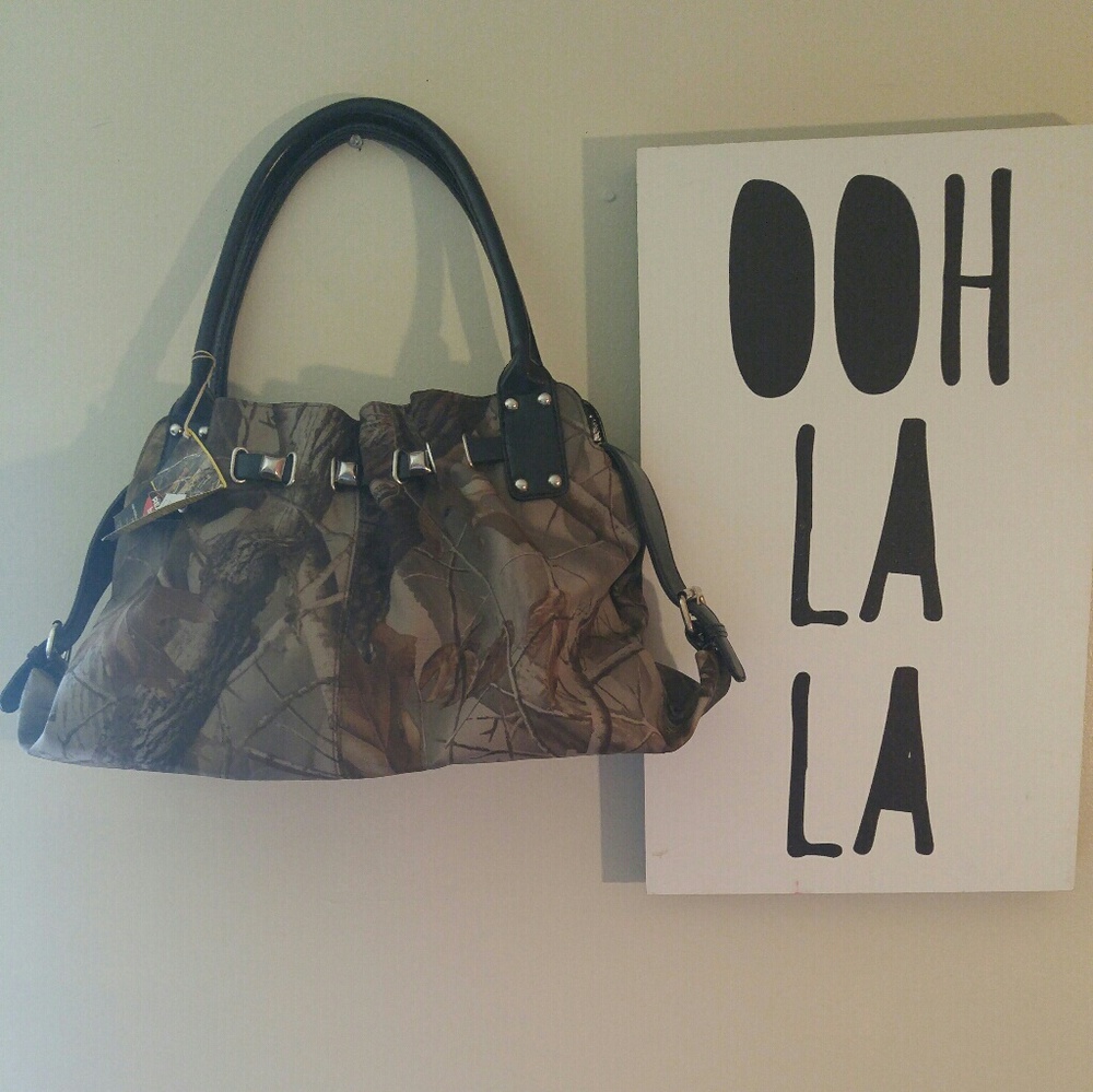 Nwt REALTREE purse